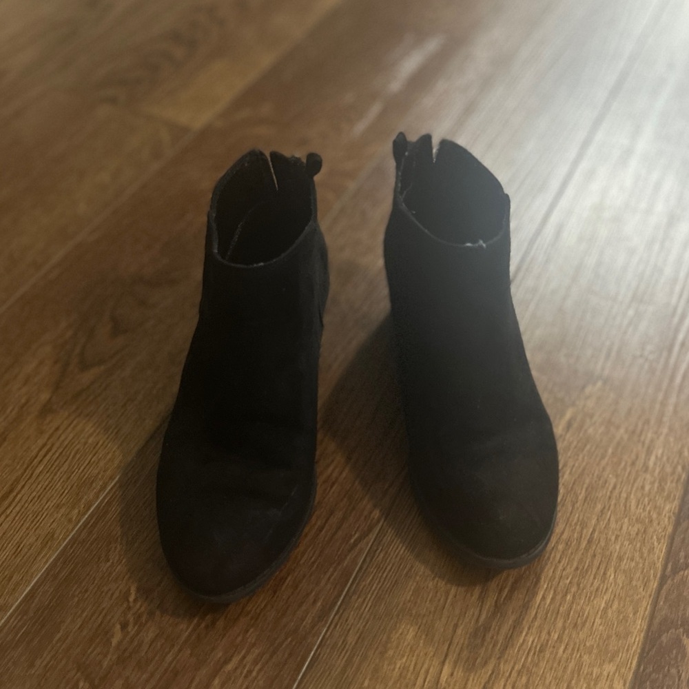 Old Navy Black Ankle Booties Casual Style—girl’s